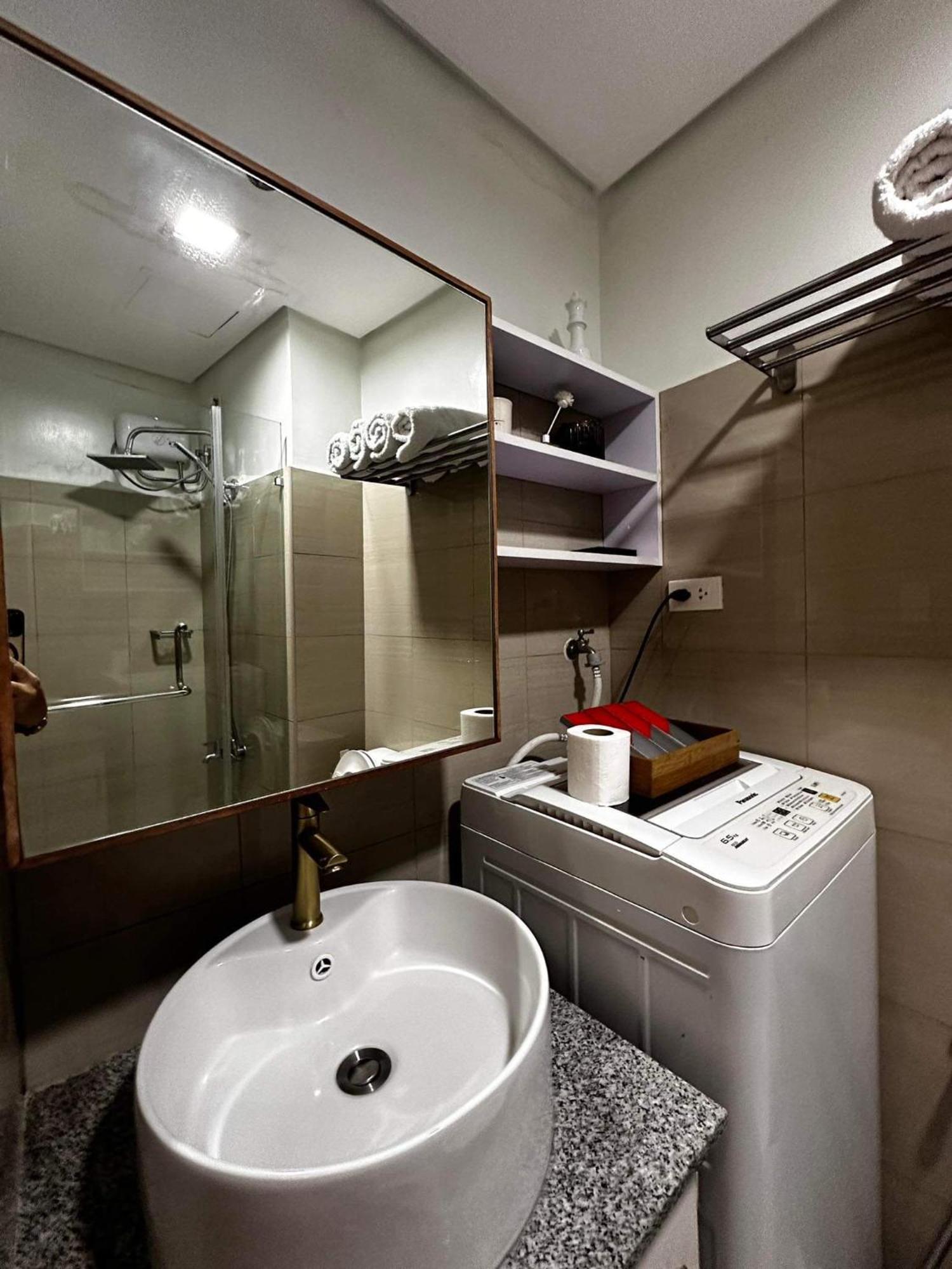 Deluxe Suites Razelles 2 At Shore 2 Residences Tower 1 Pasay Eksteriør billede